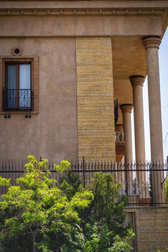 شهرک غرب واقع در منطقه ۲ تهران