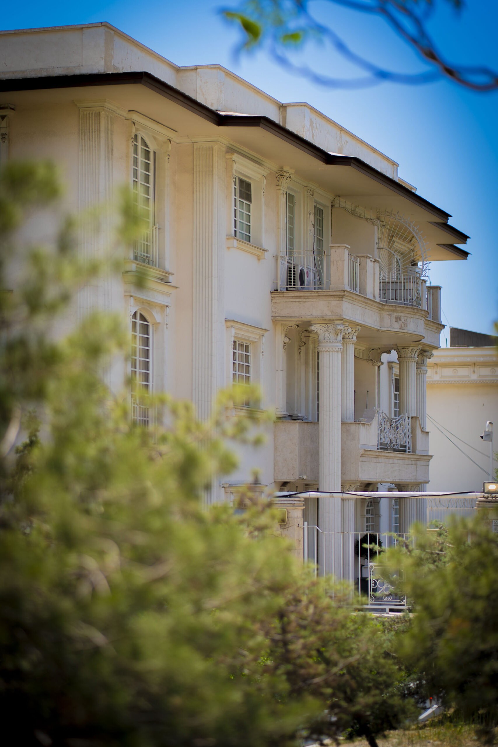 شهرک غرب واقع در منطقه ۲ تهران