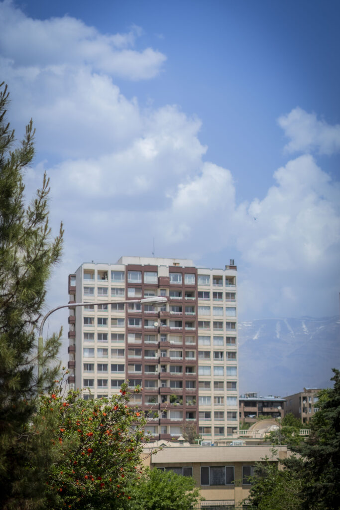 شهرک غرب واقع در منطقه ۲ تهران