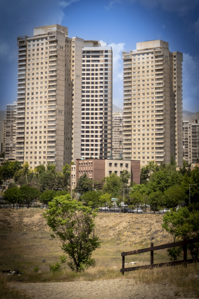 شهرک غرب واقع در منطقه ۲ تهران