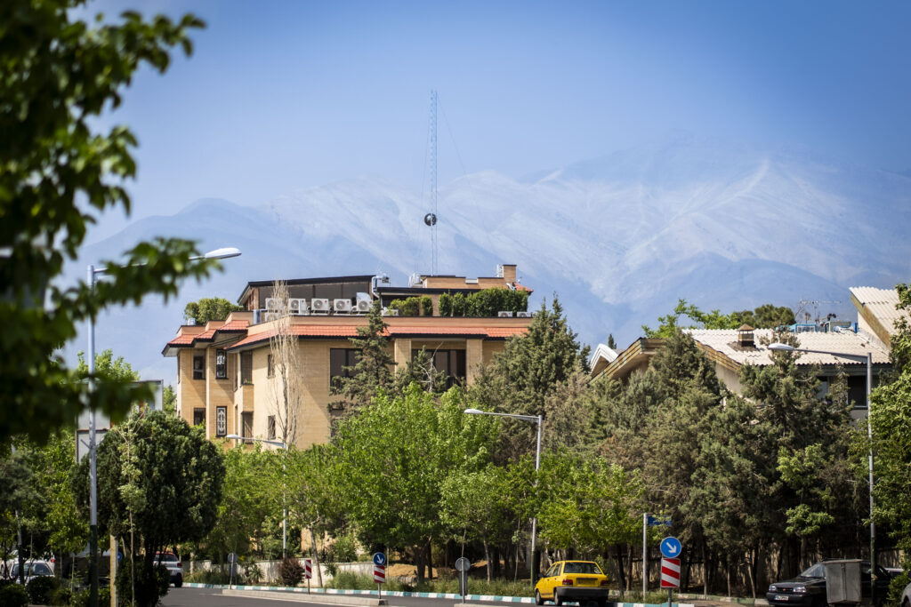 شهرک غرب واقع در منطقه ۲ تهران
